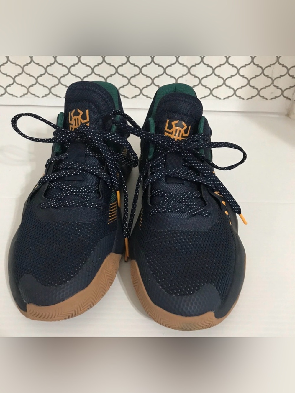 adidas Men's Navy and Green Sneakers with Gum Sole Size 7-EUC